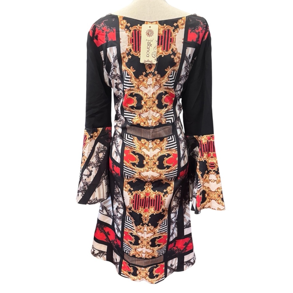 Women’s large long sleeve Midi Dress with pockets.
